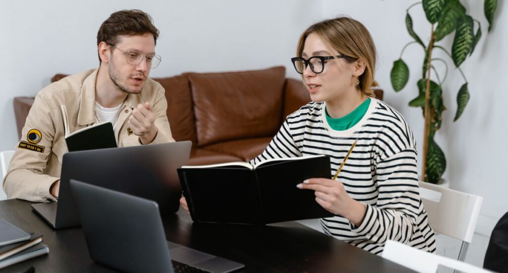 Integrative Health Practitioner discusses a wellness plan with her client.