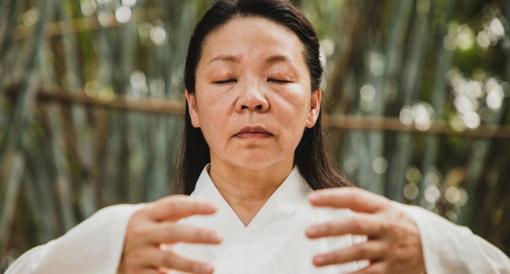 Eastern Mind-Body Wisdom: Uncover Pathways to Healing and Holistic Well-Being Through Ancient Philosophy